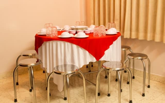 Bàn ghế inox cho thuê tại Đà Nẵng – CamCam