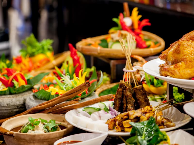 Mâm cỗ tiệc miền Trung đầy đủ món truyền thống